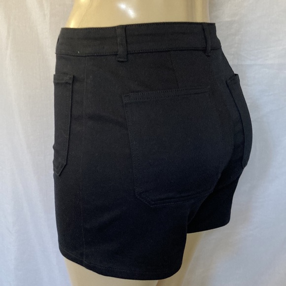 SALE!! VIOLETS & ROSES Women’s Black Shorts Size 4 Button Fly 4” Inseam NWOT - Picture 5 of 7